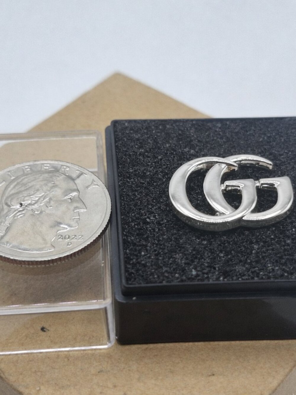 Small Vintage Gucci Interlocking G Tie Tack Pin Brooch - Picture 4 of 6